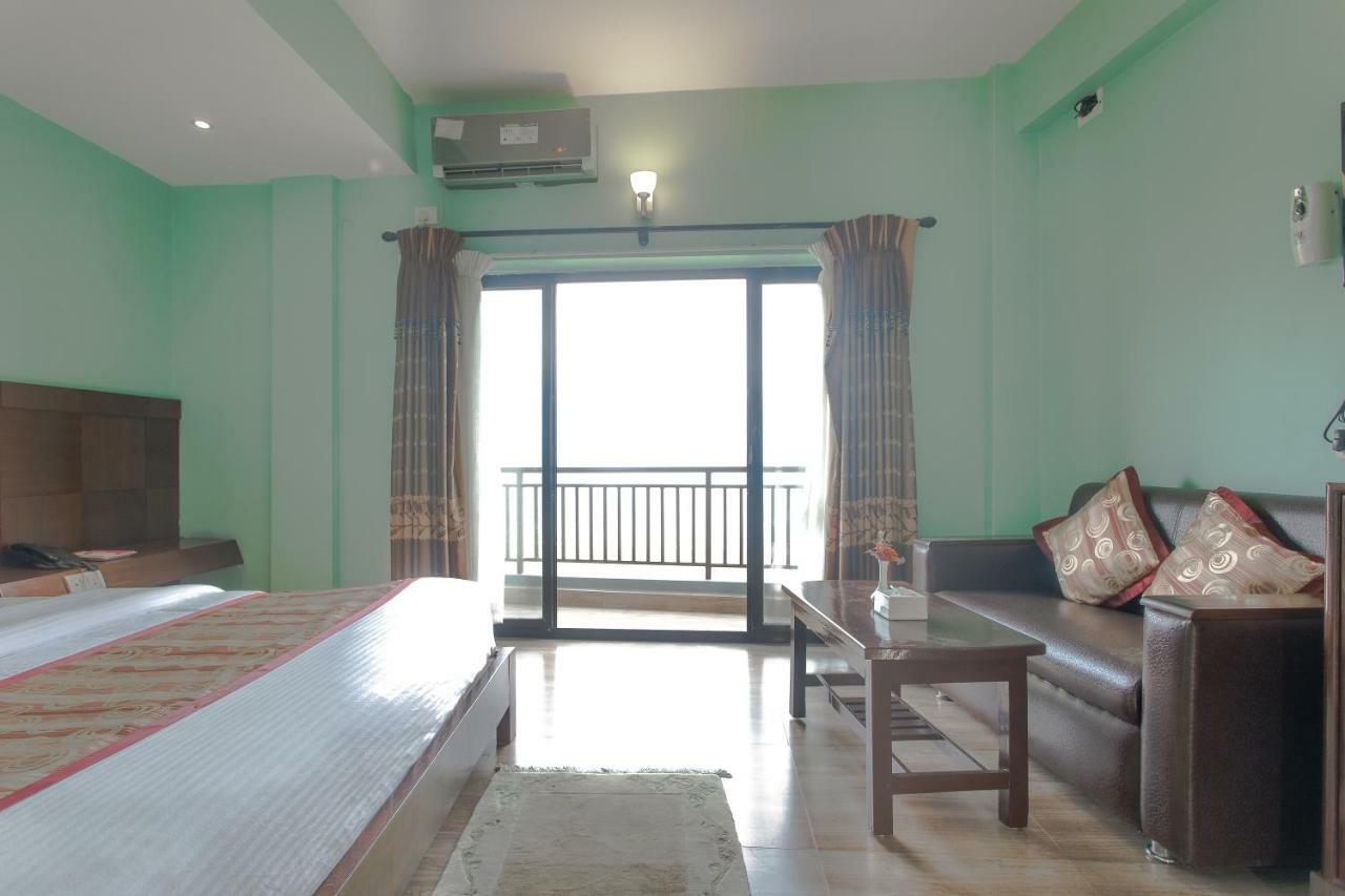 Hotel Peace Plaza Pokhara Exterior foto